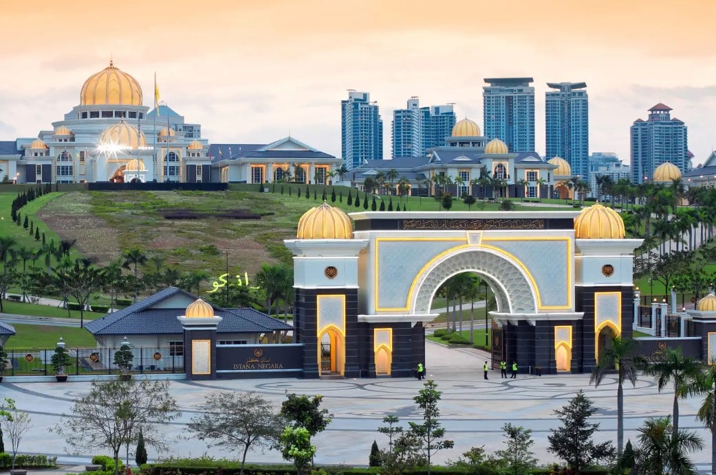 Mê mẩn kiến trúc cung điện hoàng gia của tân vương trẻ nhất Malaysia